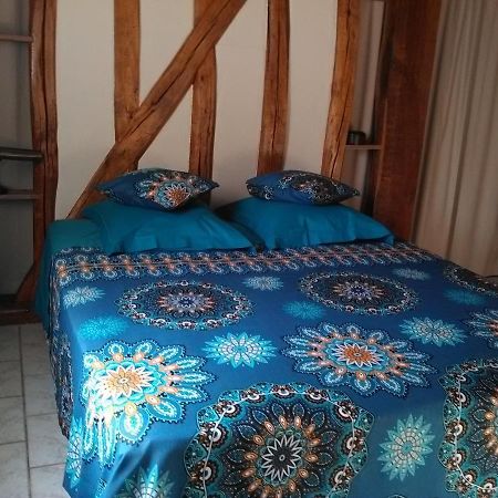 Chambre D'Hotes Des P'Tits Bonheurs Dosches Экстерьер фото